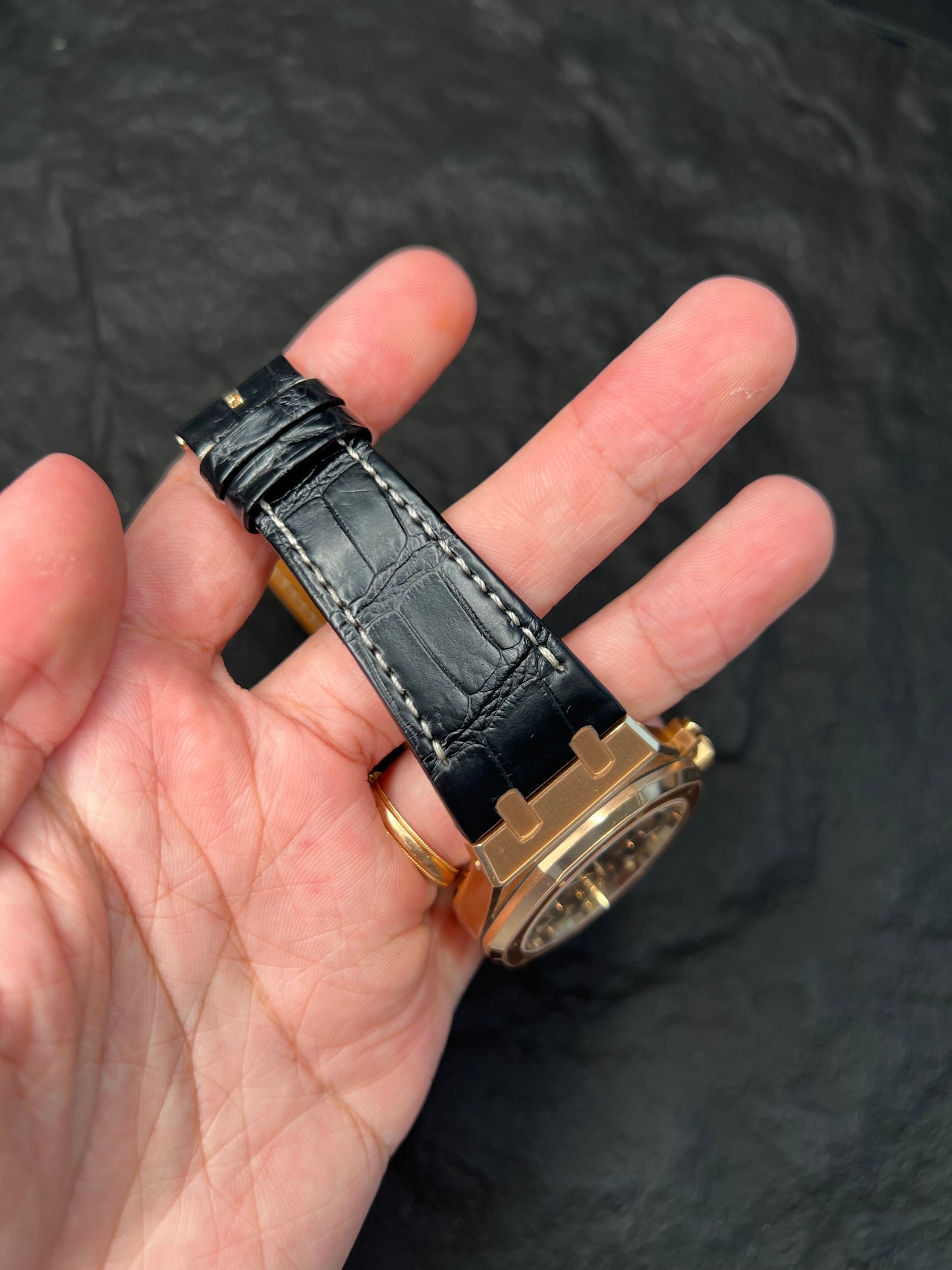 Ap offshore alligator strap for 41mm models