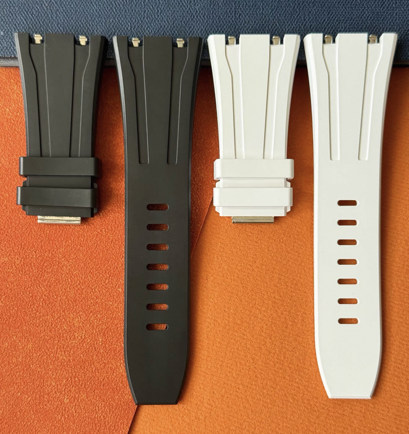 Audemars Piguet 26420 black and white rubber strap