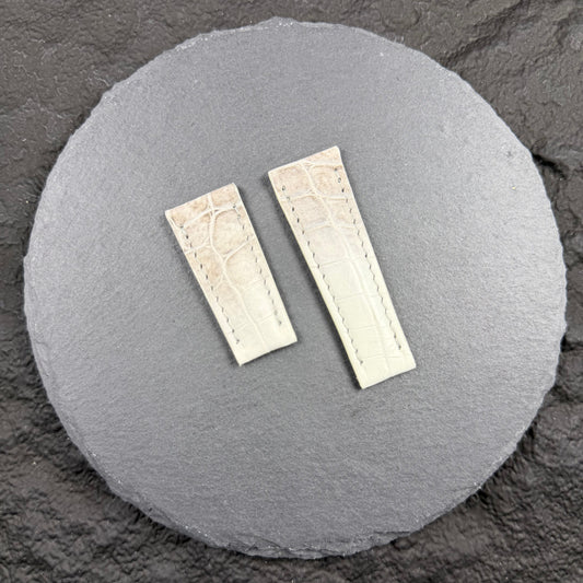 White Himalayan alligator strap for the Rolex Daytona models. 