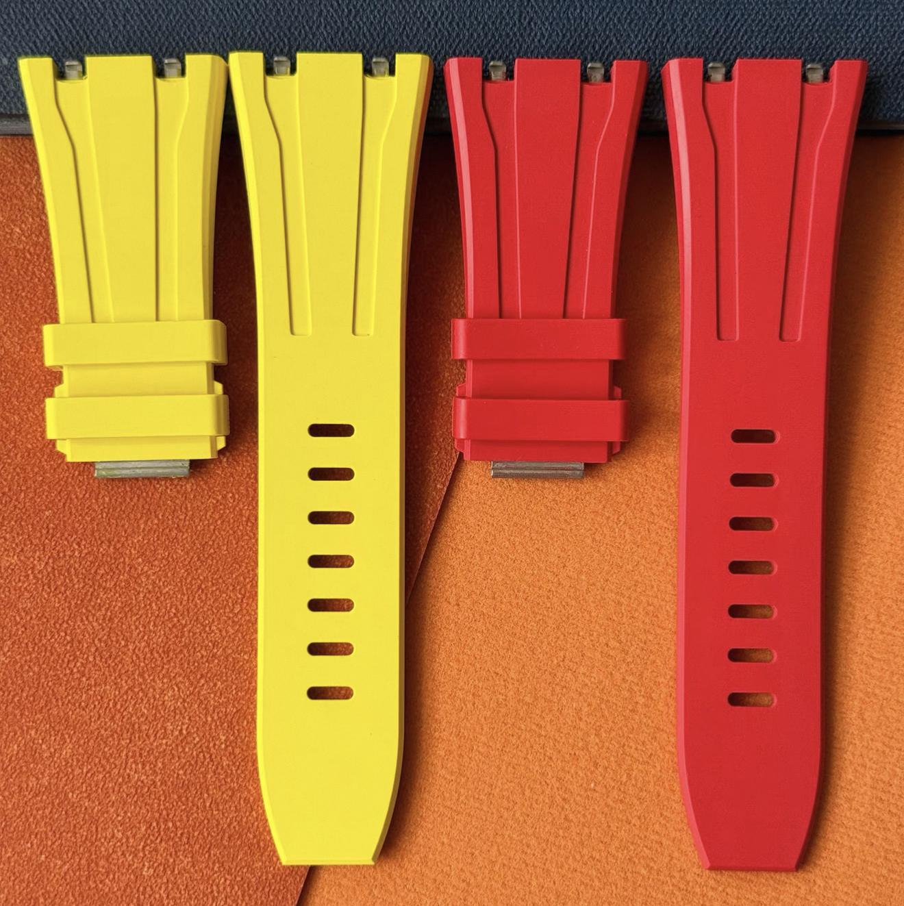 Audemars Piguet 26420 Yellow and red rubber strap