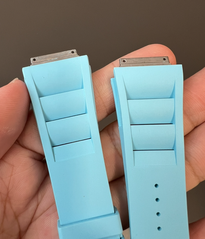 rm10 close up blue rubber strap