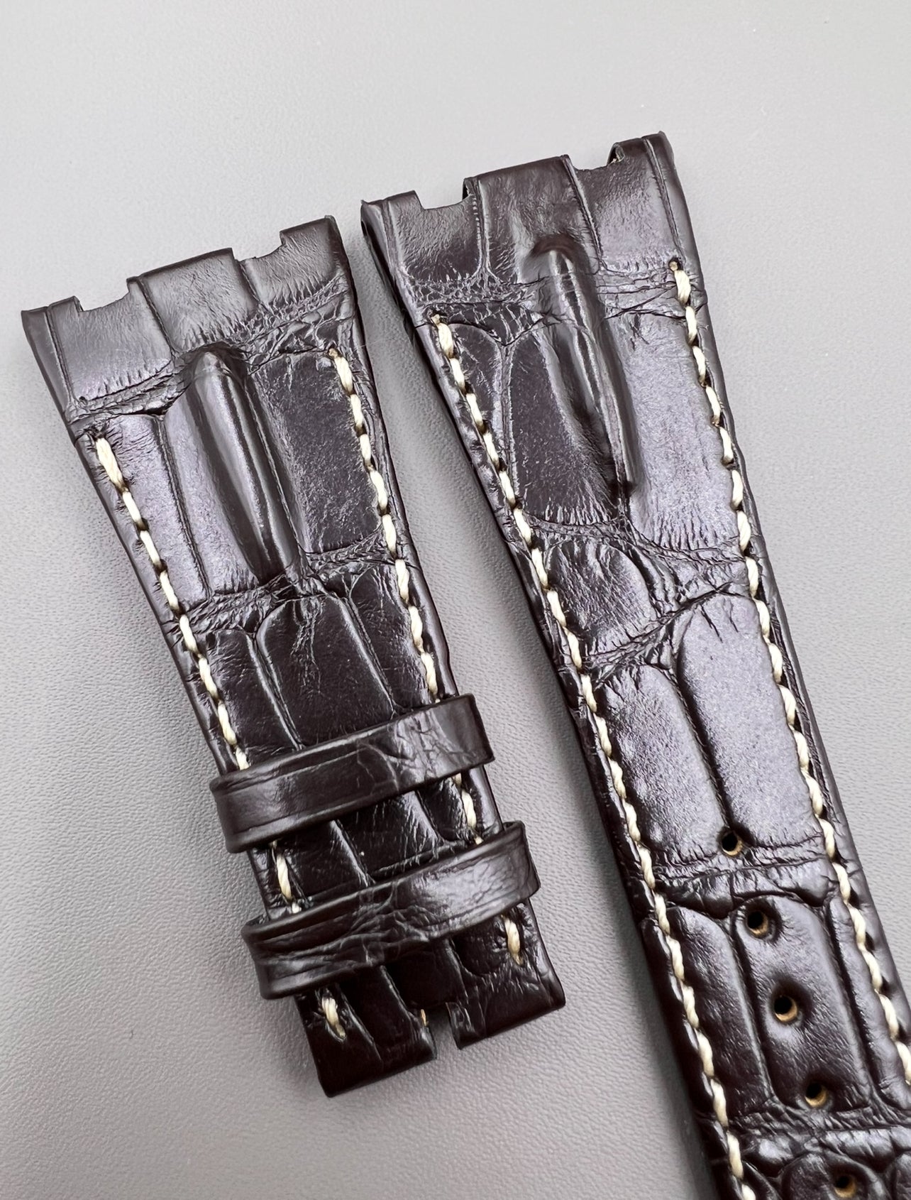 Ap offshore alligator strap for 42mm models (Coffee Brown)