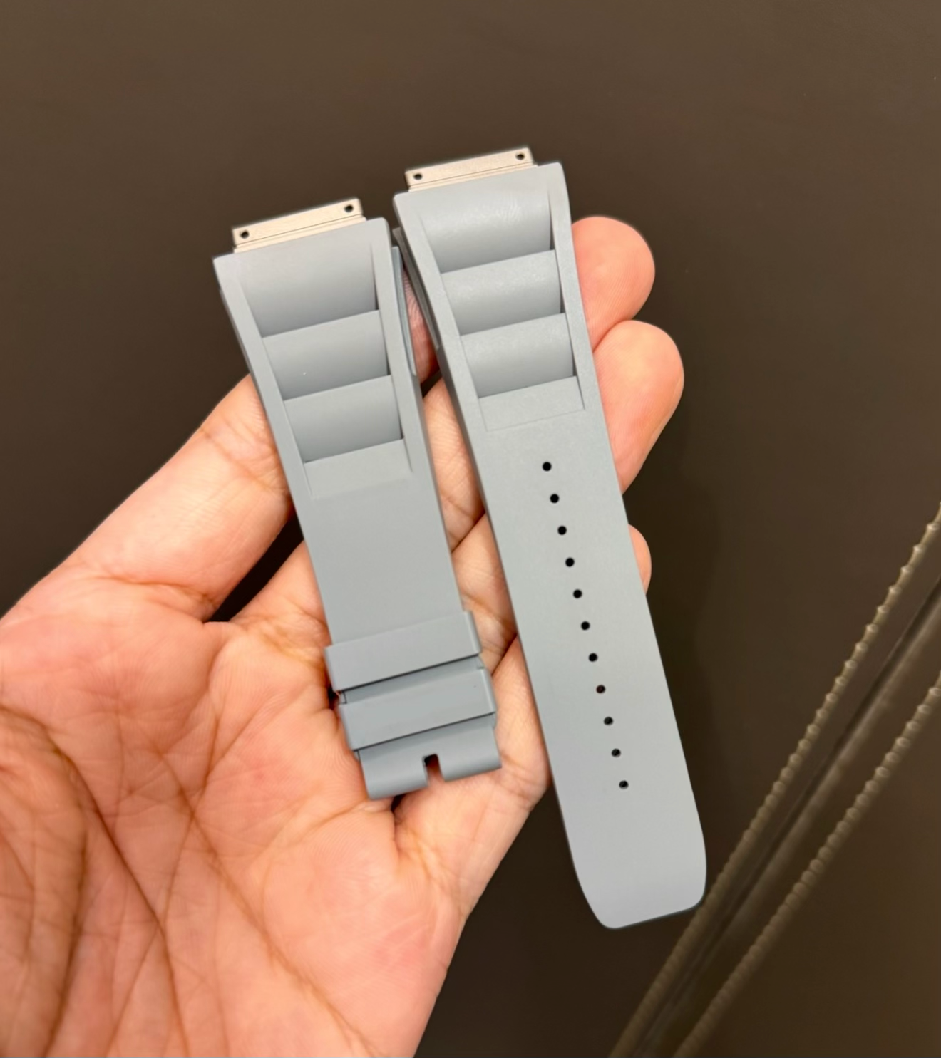 rm29 grey rubber strap