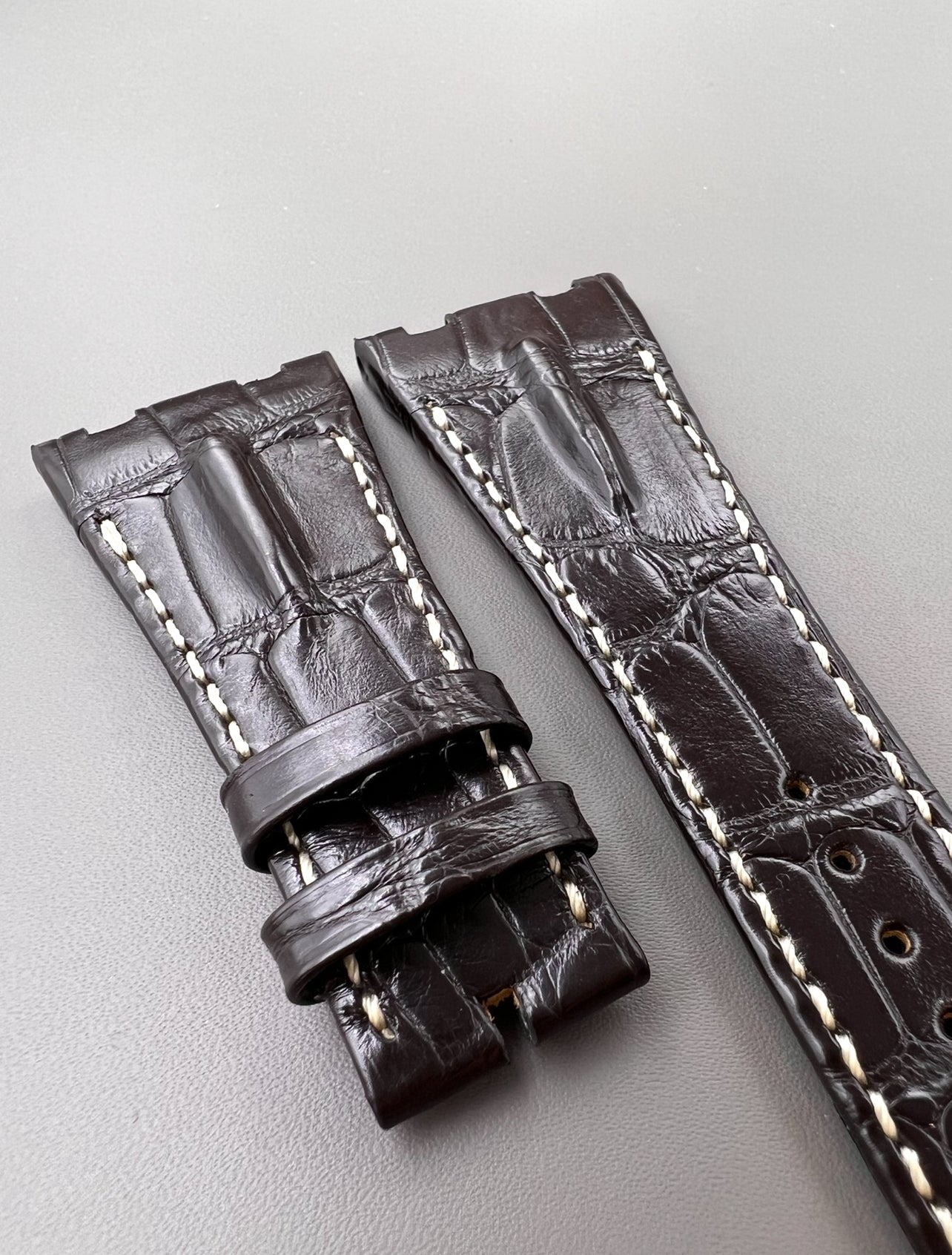Ap offshore alligator strap for 42mm models (Coffee Brown)