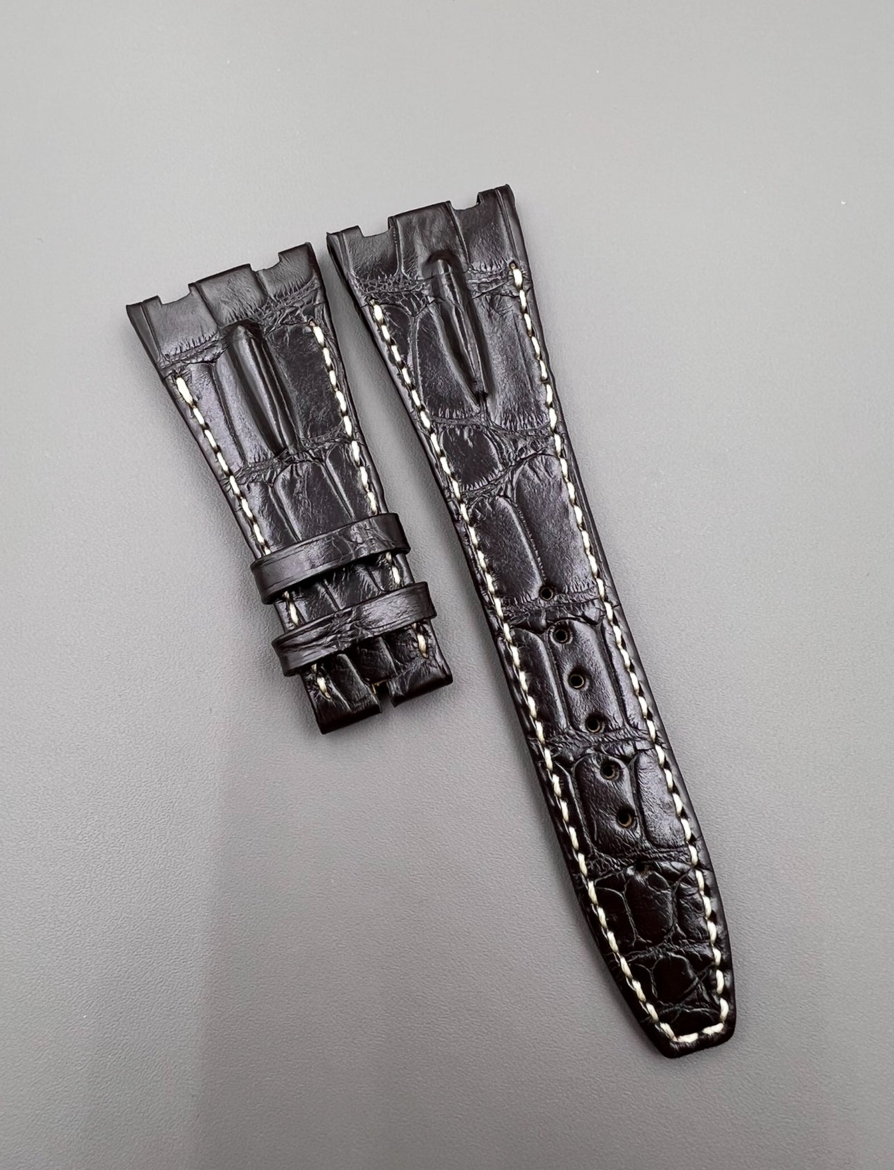 Ap offshore alligator strap for 42mm models (Coffee Brown)