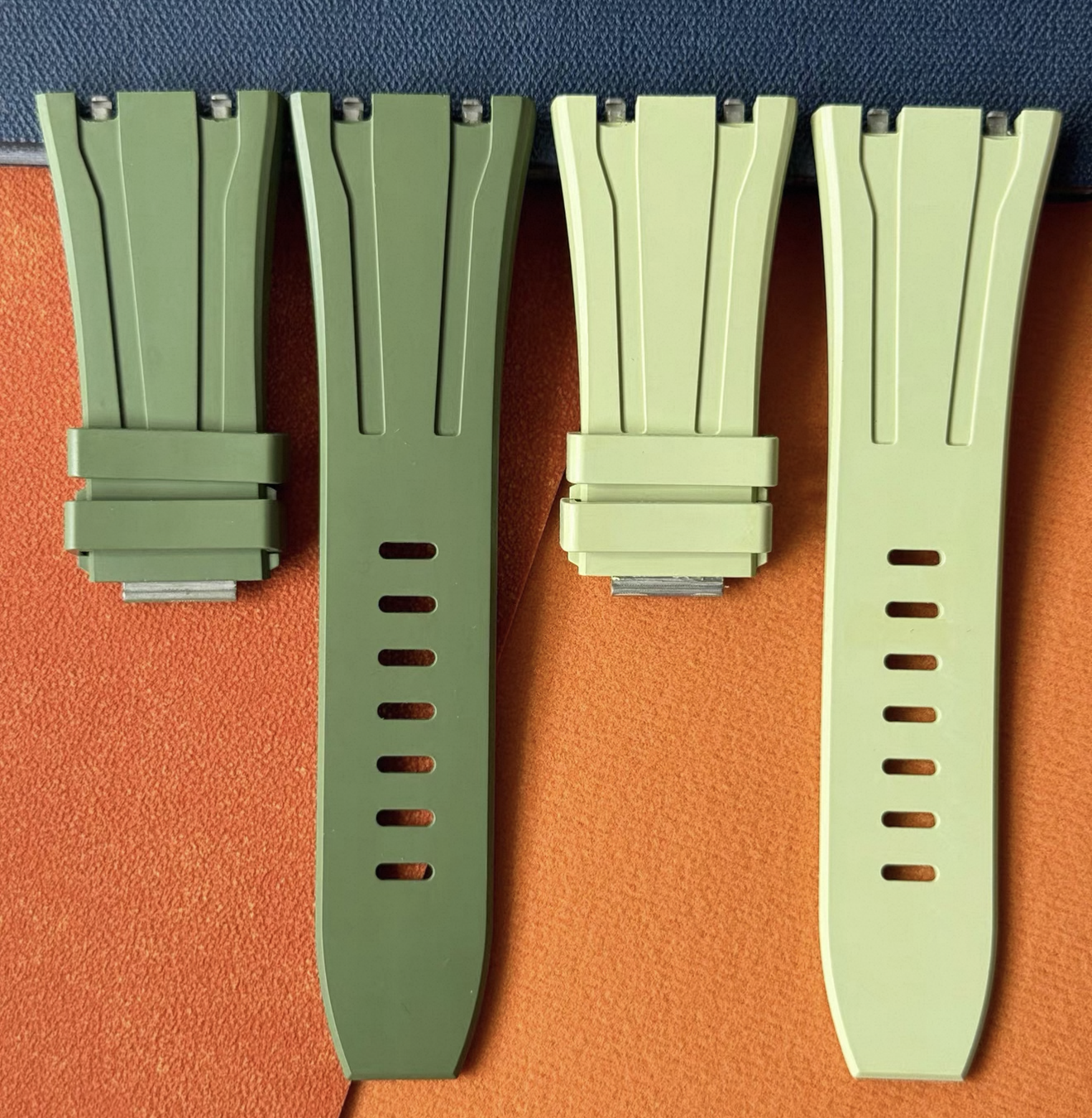 Audemars Piguet 26420 Army green and light green rubber strap