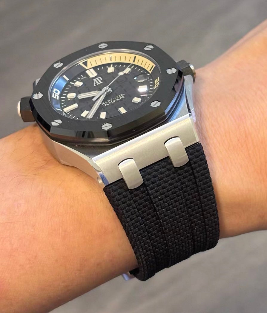 Black textured rubber strap fitted on an AP Royal Oak Offshore Diver 15720